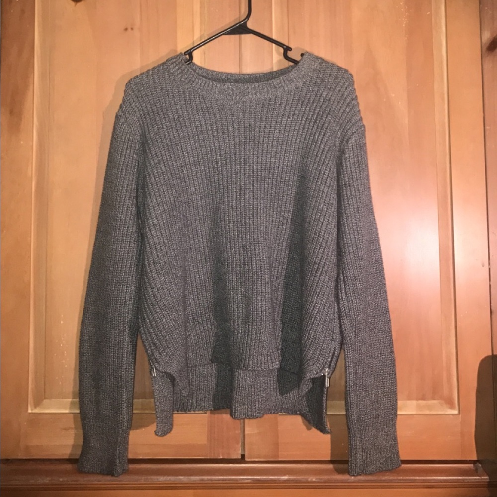 Sweater - Picture 1 of 3